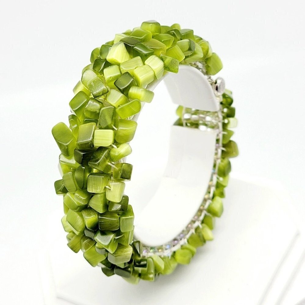 Artisan Olive Green Cat s Eye Chip Bracelet Glass Beads Handmade Boho Army Green